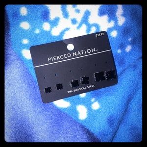 Black square earrings